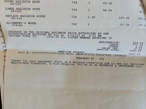 Used 2010 Lincoln Town Car Signature Limited image 16