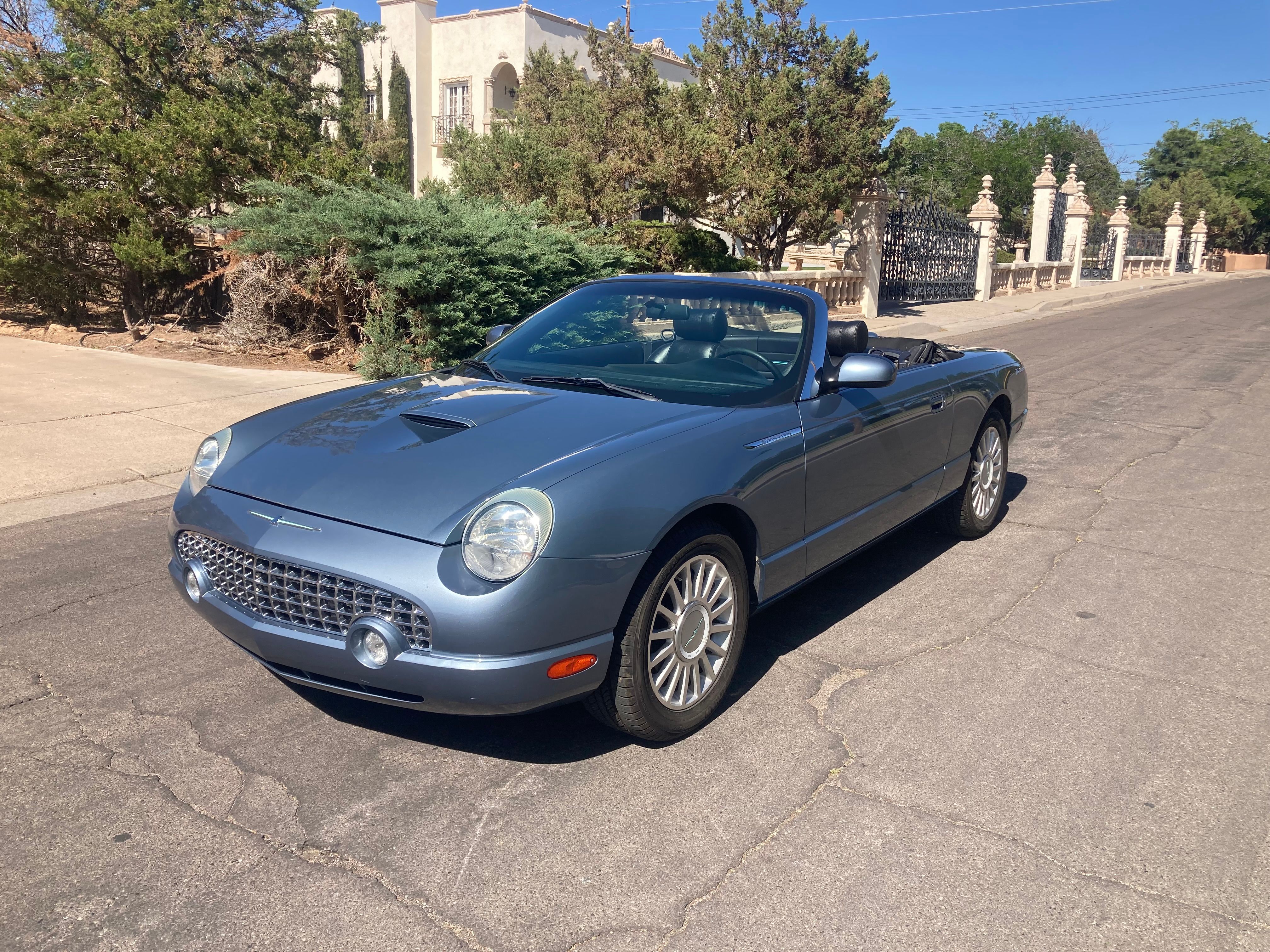 Used 2005 Ford Thunderbird RWD image 16