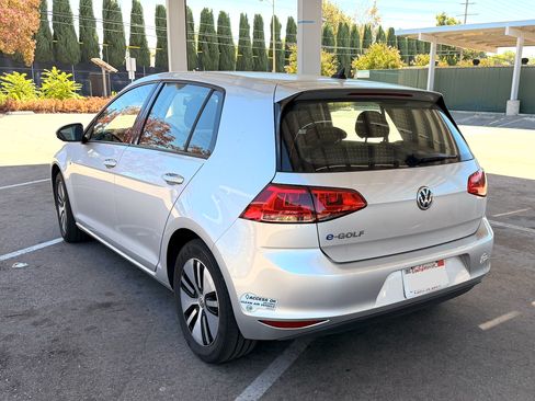 Used 2016 Volkswagen e-Golf SE FWD image 10