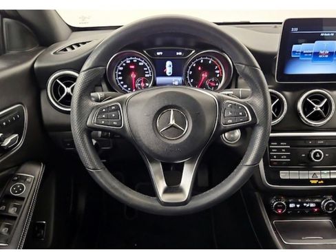 Used 2019 Mercedes-Benz CLA 250 image 5
