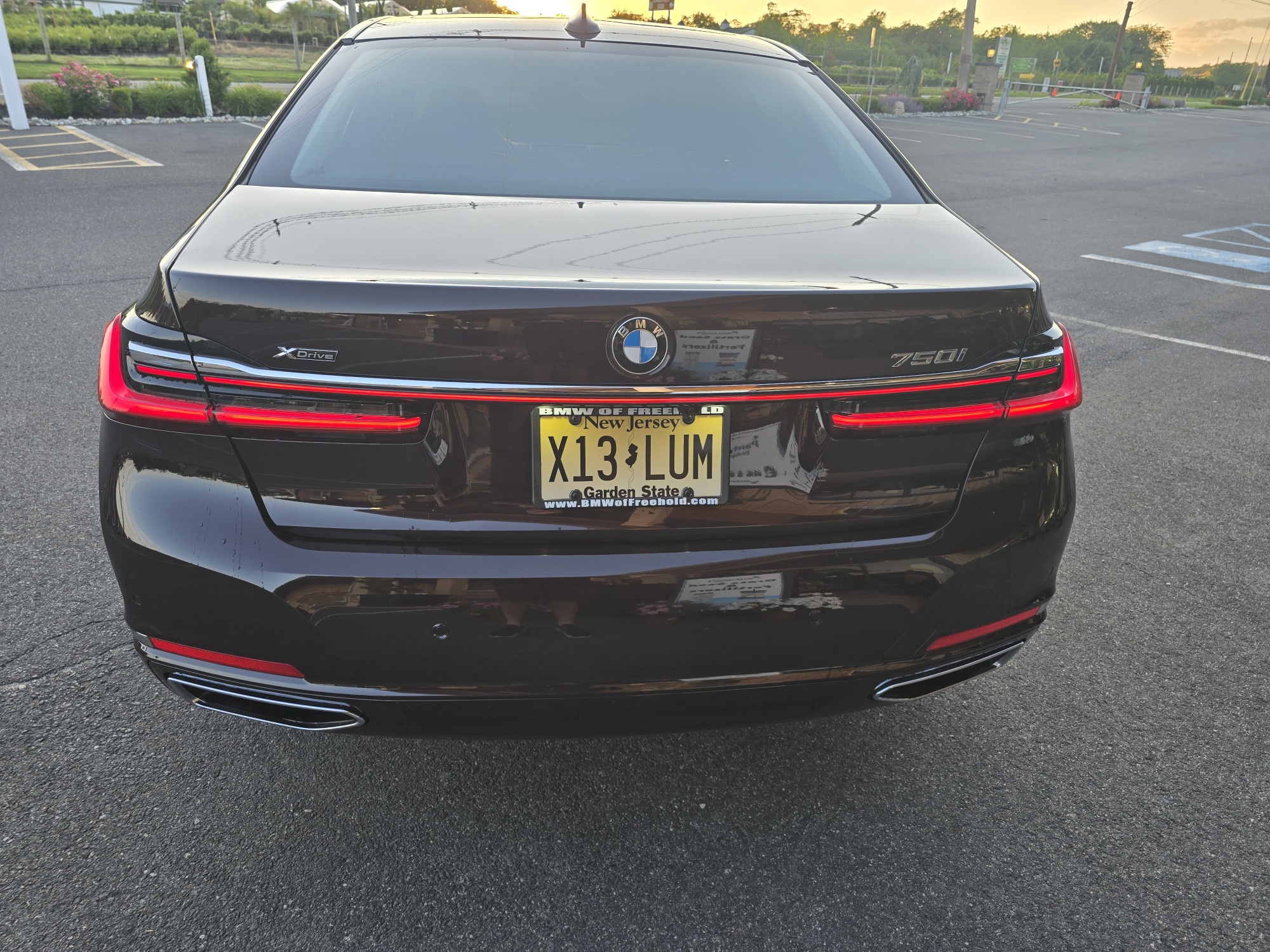 Used 2020 BMW 750i xDrive w/ Executive Package AWD/4WD image 5