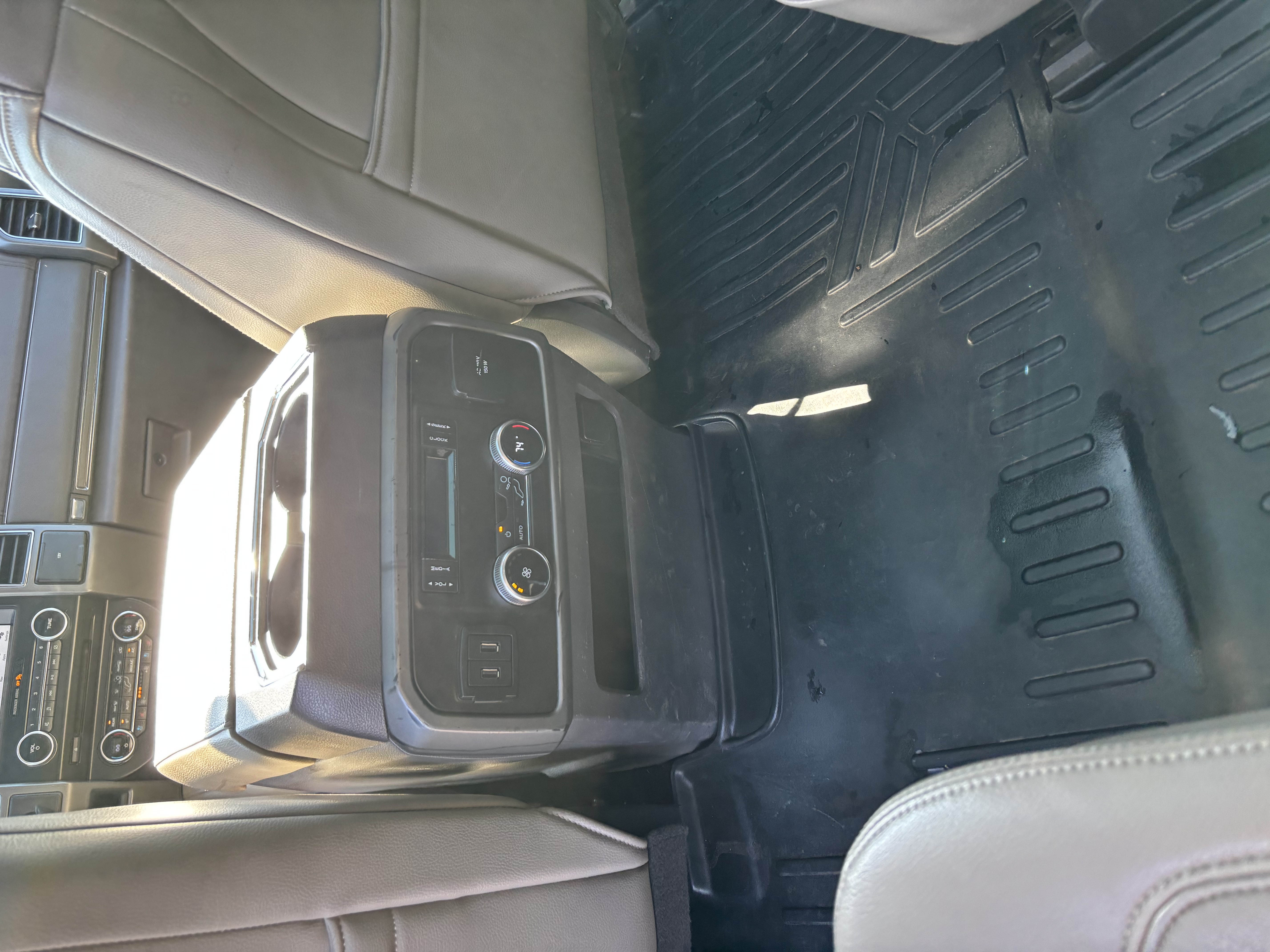 Used 2018 Ford Expedition Max XLT w/ Equipment Group 202A AWD/4WD image 21