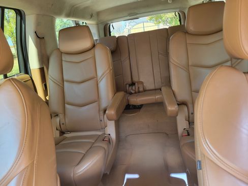 Used 2016 Cadillac Escalade ESV Platinum image 17