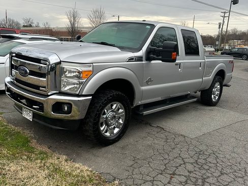 Used 2013 Ford F250 Lariat w/ Chrome Pkg image 9