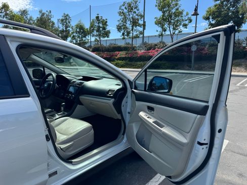Used 2014 Subaru Crosstrek 2.0i Limited w/ Popular Package #2 AWD/4WD image 11