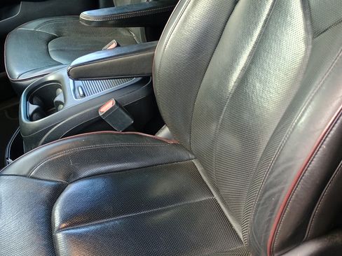 Used 2019 Chrysler Pacifica Limited w/ Advanced Safetytec Group image 8