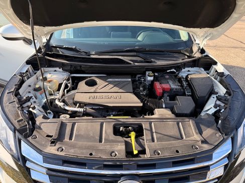 Used 2025 Nissan Rogue SV image 6