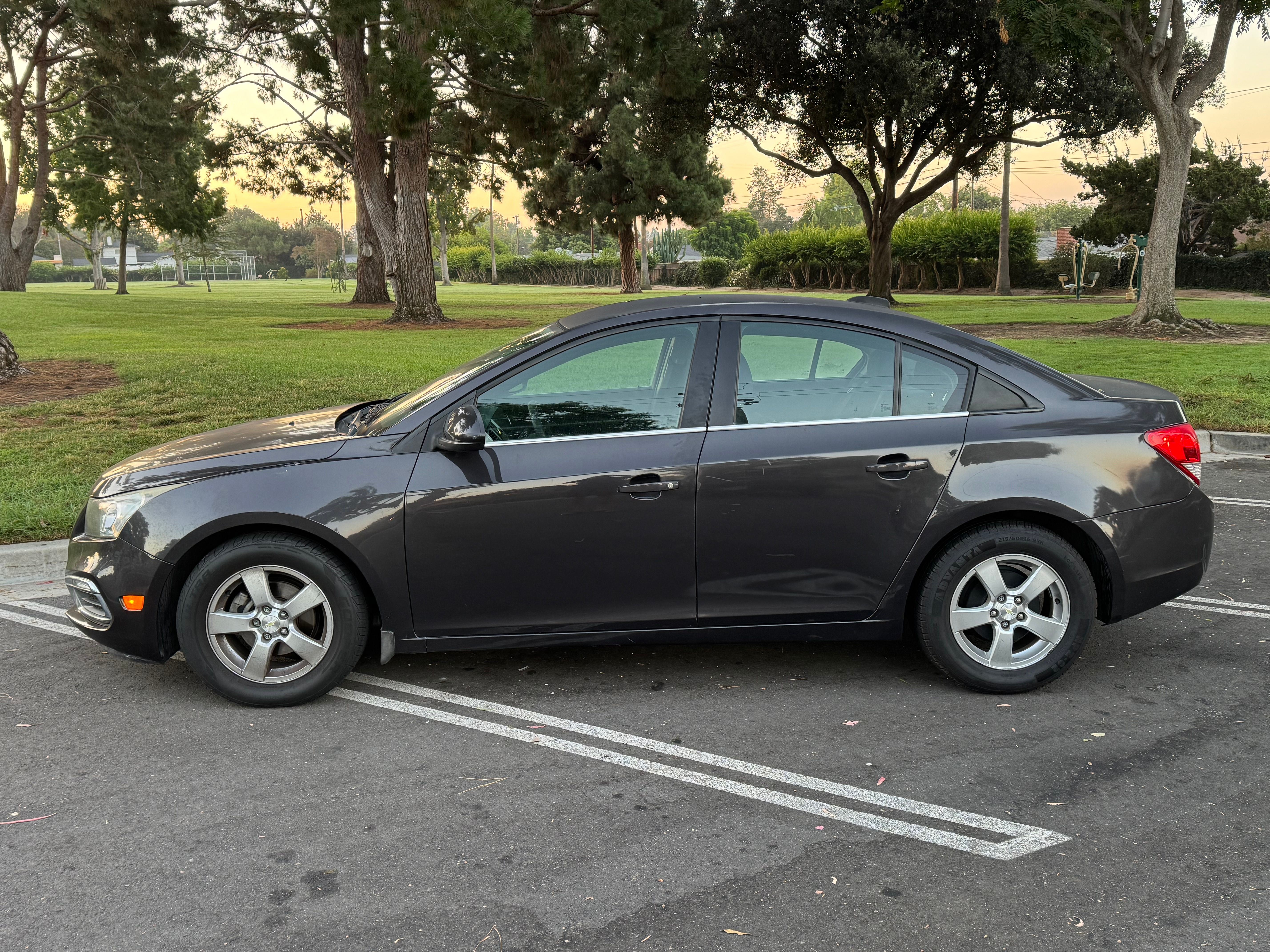 Used 2016 Chevrolet Cruze LT FWD image 4