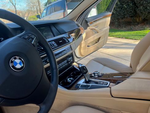 Used 2013 BMW 528i Sedan image 15