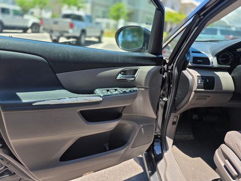 Used 2014 Honda Odyssey EX image 15