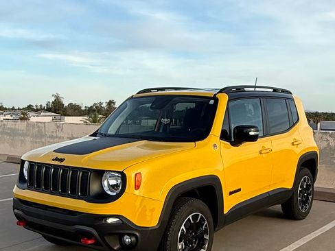 Used 2023 Jeep Renegade Trailhawk image 1