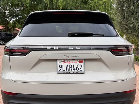 Used 2020 Porsche Cayenne AWD/4WD image 8