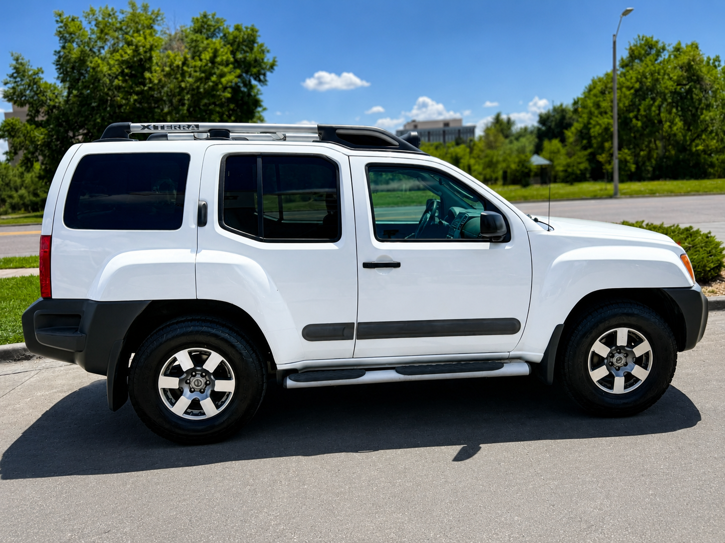 Used 2011 Nissan Xterra PRO-4X w/ Pro-4x Leather Pkg AWD/4WD image 1