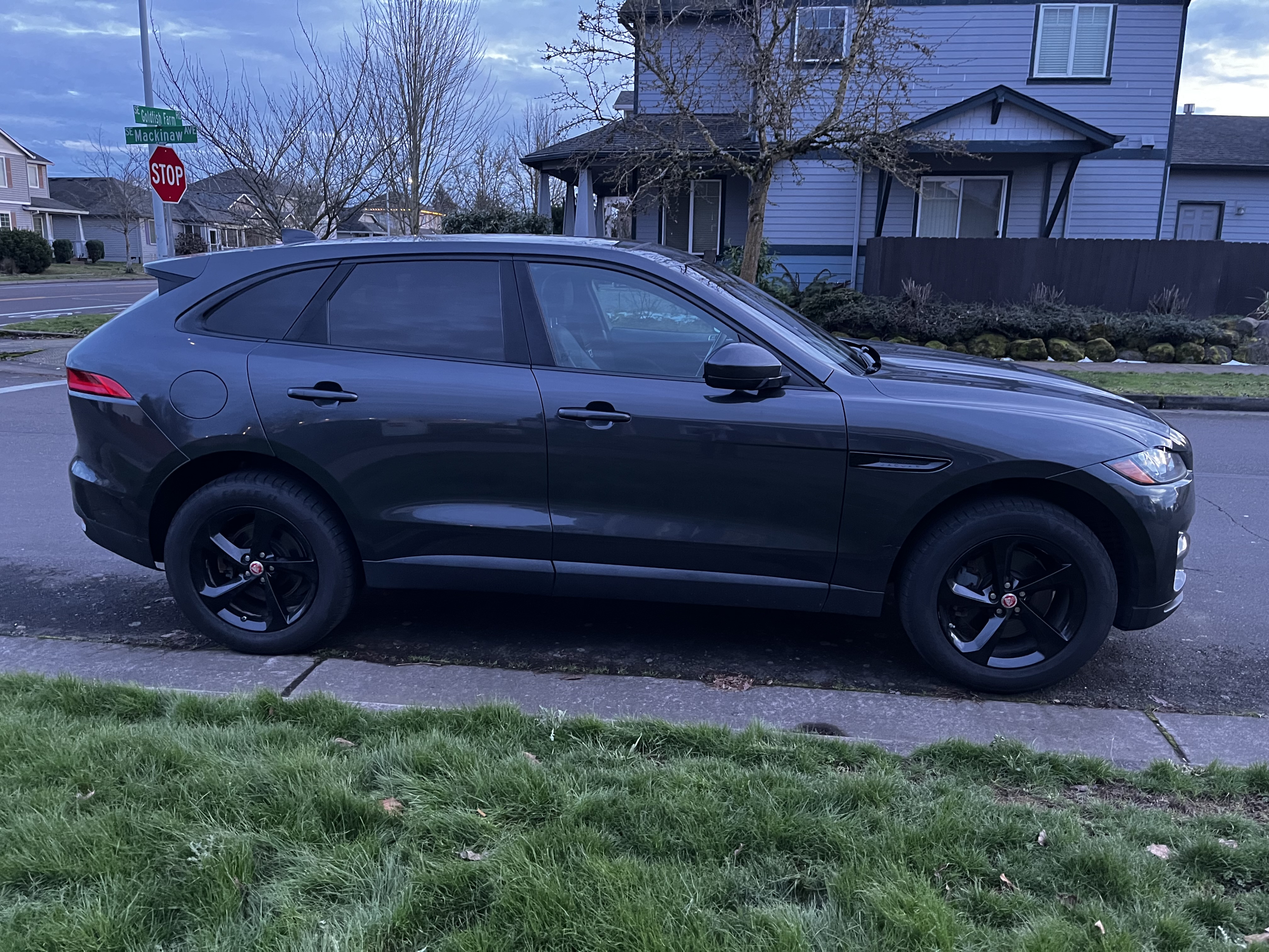 Used 2018 Jaguar F-PACE Premium AWD/4WD image 5