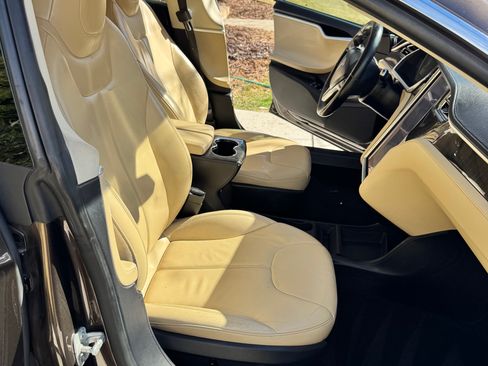 Used 2013 Tesla Model S image 12
