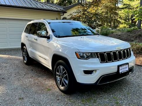 Used 2020 Jeep Grand Cherokee Limited image 4