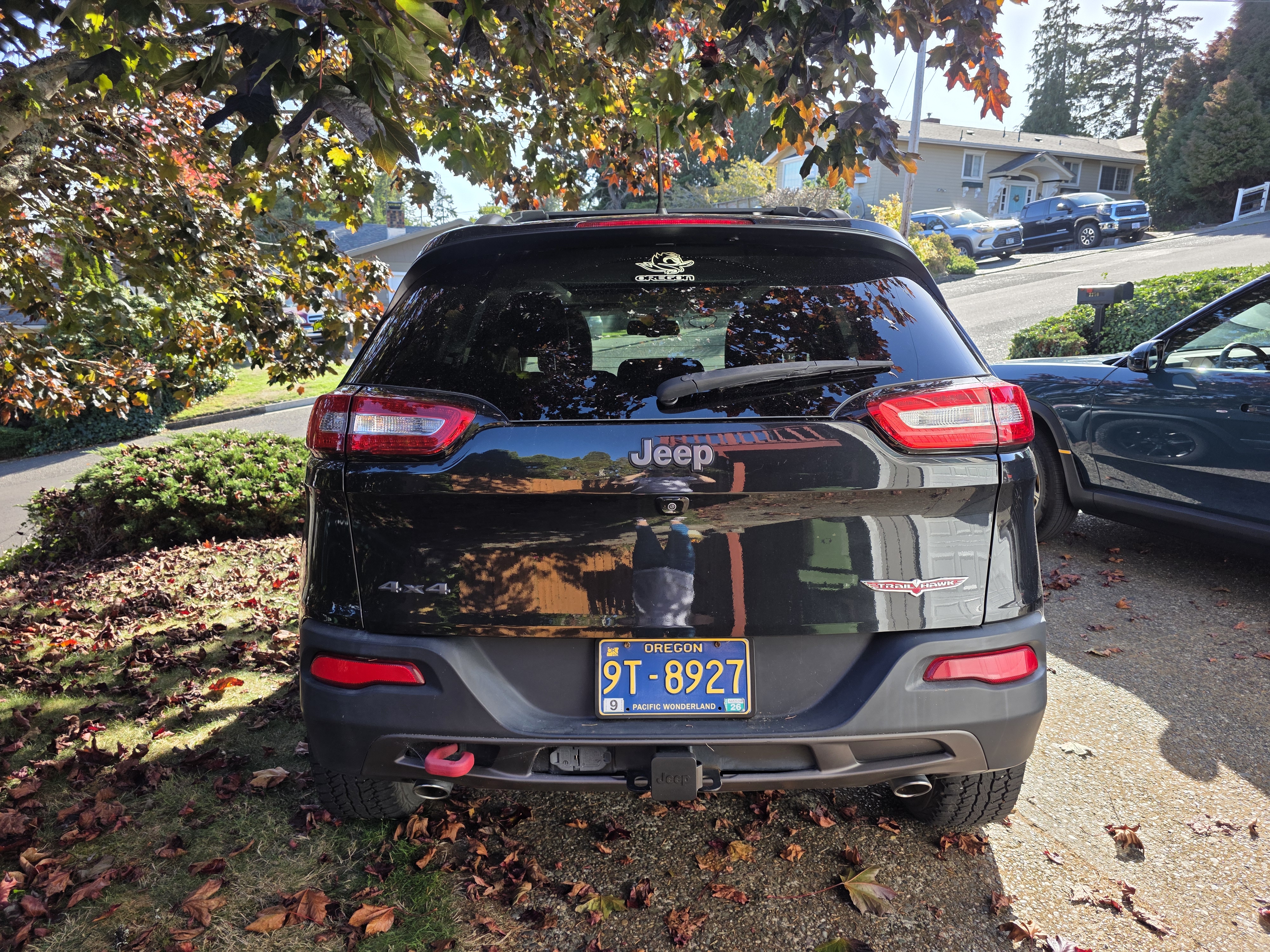 Used 2016 Jeep Cherokee Trailhawk w/ Comfort/Convenience Group AWD/4WD image 4