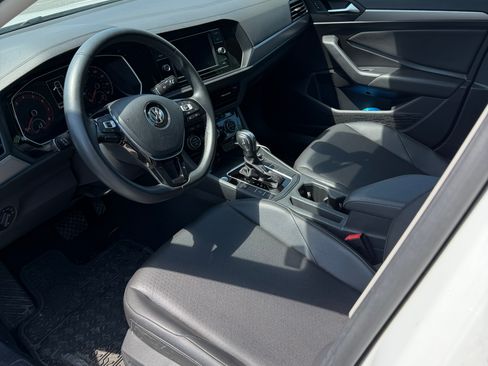 Used 2020 Volkswagen Jetta SE w/ SE Cold Weather Package FWD image 6