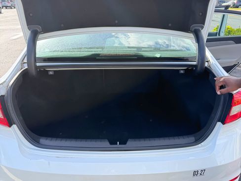 Used 2017 Hyundai Sonata SE FWD image 5