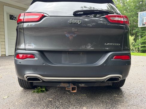 Used 2015 Jeep Cherokee Limited w/ Luxury Group FWD image 12