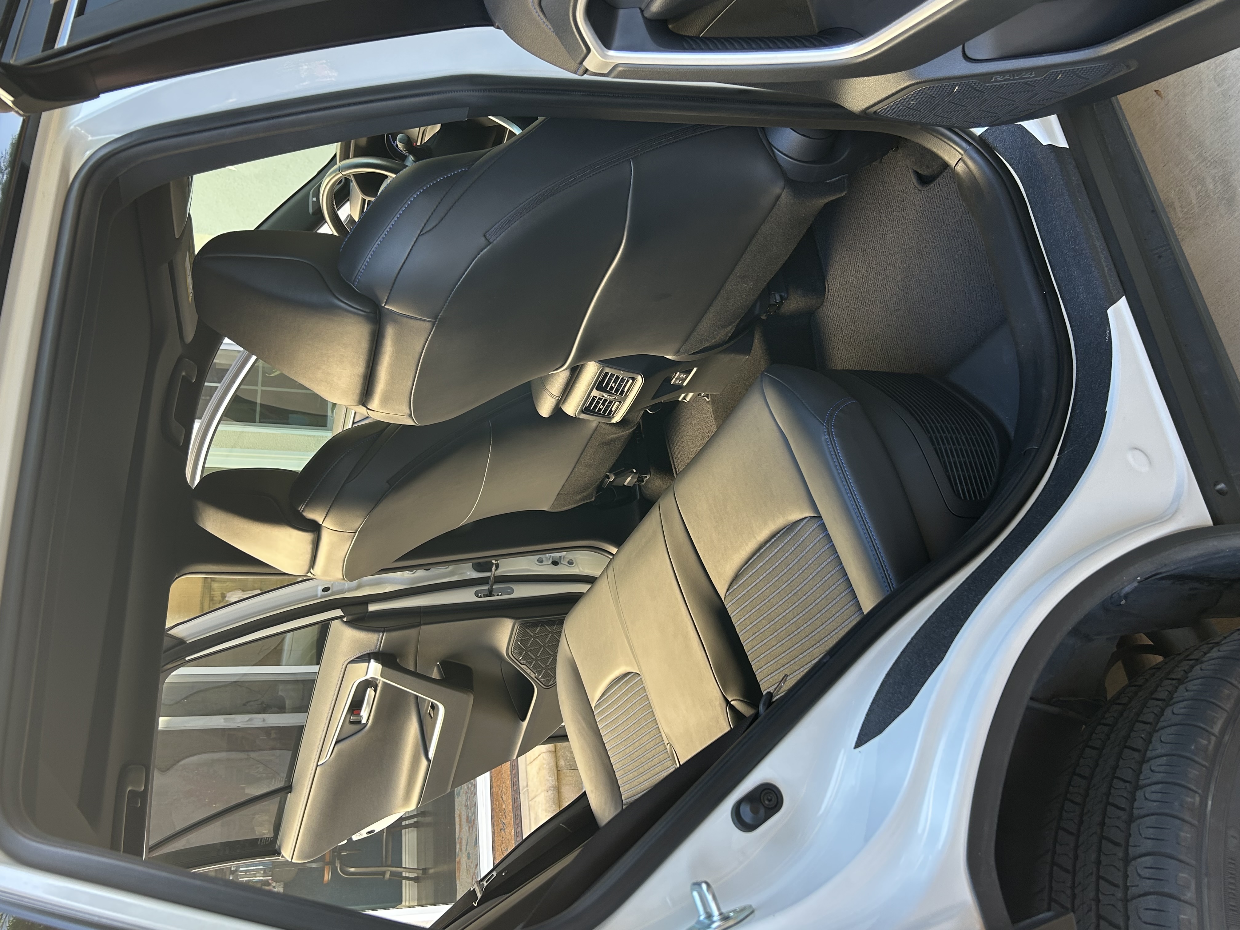 Used 2019 Toyota RAV4 XSE AWD/4WD image 10