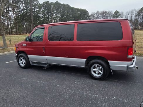 Used 2000 Ford E-150 and Econoline 150 Wagon image 16
