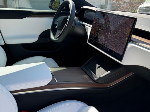 Used 2025 Tesla Model S AWD/4WD image 11
