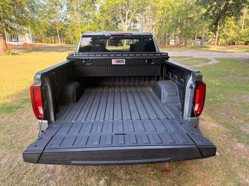Used 2024 GMC Sierra 1500 SLT w/ X31 Off-Road Package AWD/4WD image 5