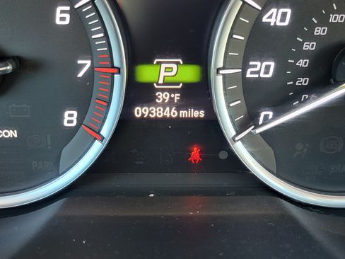 Used 2017 Acura TLX V6 SH-AWD w/ Advance Package image 2