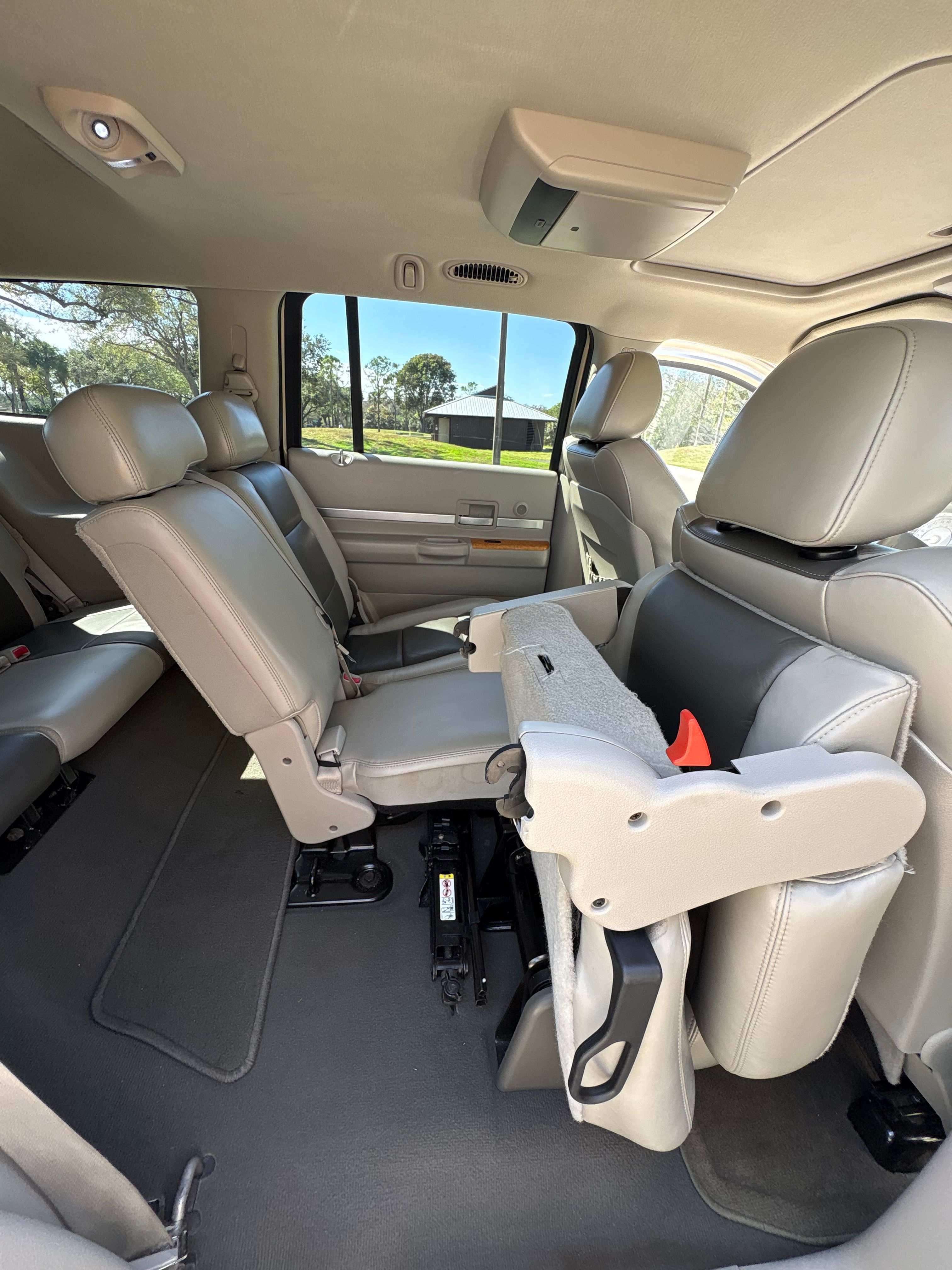 Used 2008 Chrysler Aspen Limited RWD image 14