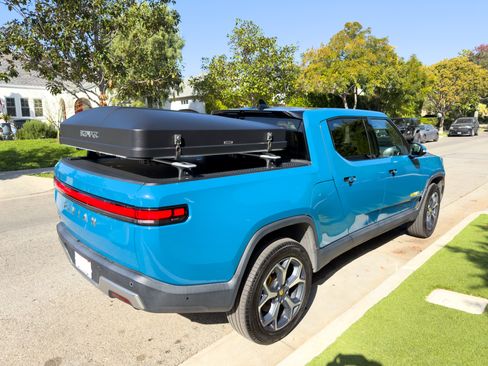 Used 2022 Rivian R1T Adventure image 5