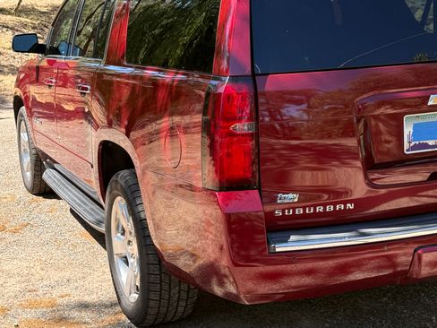 Used 2017 Chevrolet Suburban Premier AWD/4WD image 9