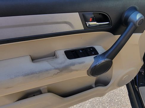 Used 2010 Honda CR-V LX image 5