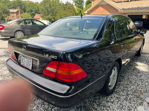 Used 2002 Lexus LS 430 RWD image 4
