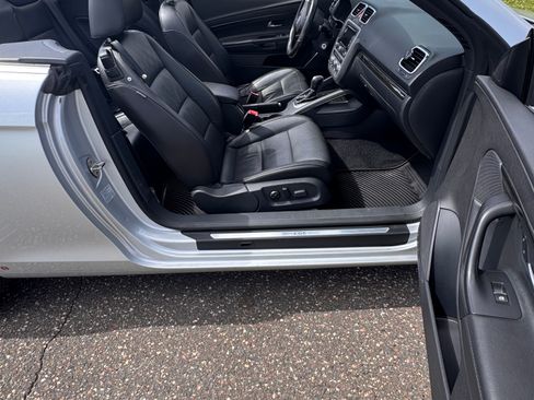 Used 2013 Volkswagen Eos Executive FWD image 10