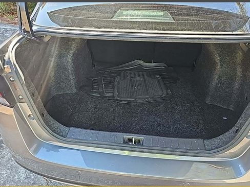 Used 2020 Nissan Versa SV image 18