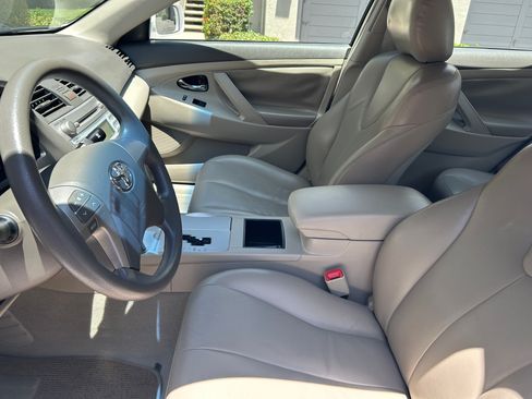Used 2008 Toyota Camry LE FWD image 2