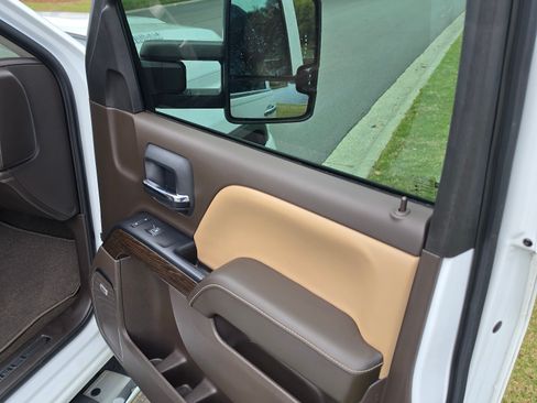 Used 2019 GMC Sierra 2500 Denali w/ Duramax Plus Package image 8