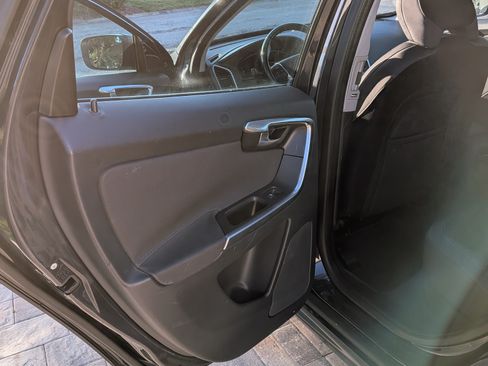 Used 2015 Volvo XC60 T5 image 10