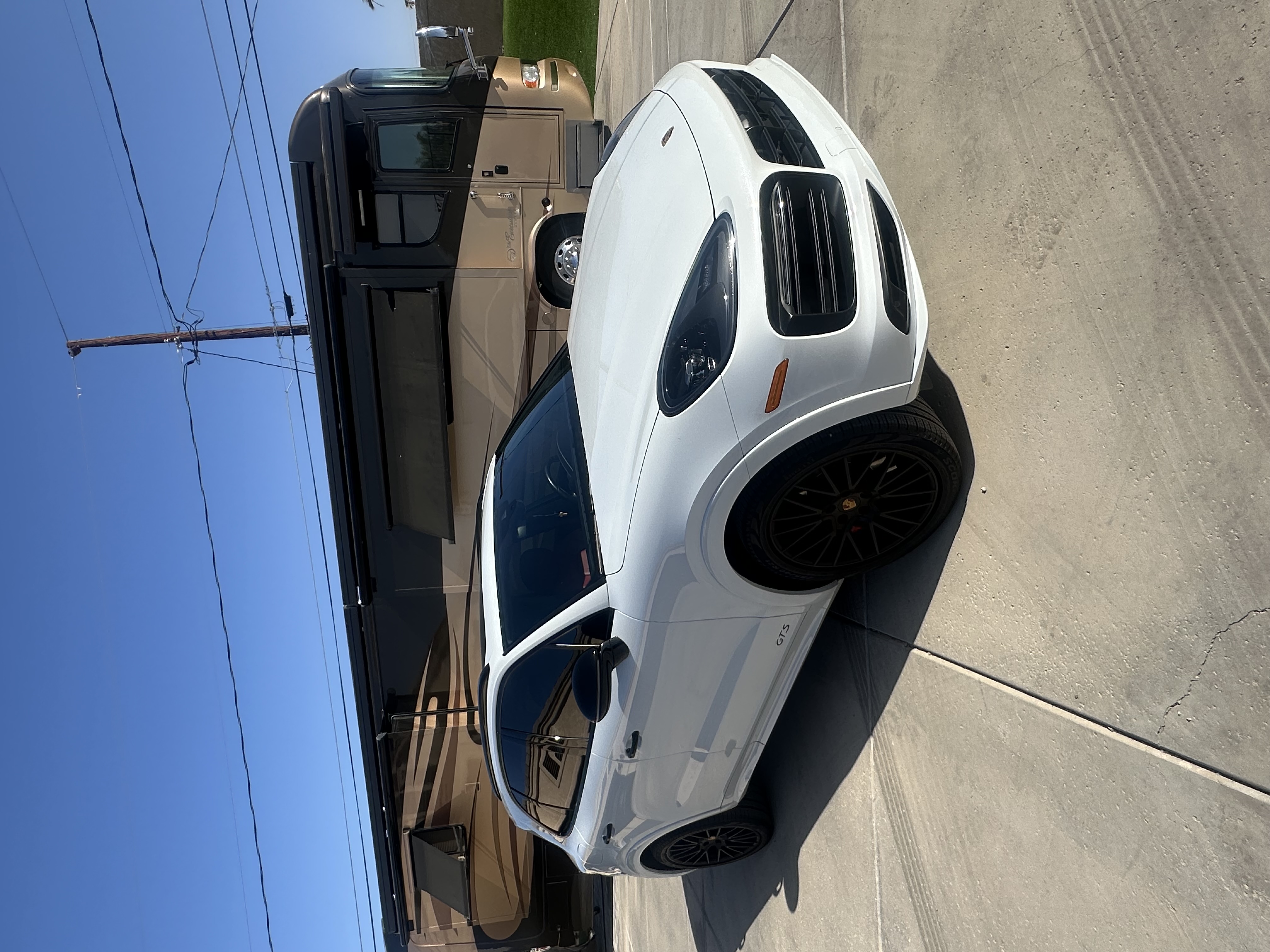 Used 2022 Porsche Cayenne GTS AWD/4WD image 1