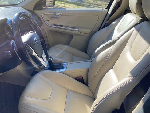 Used 2015 Volvo XC60 T6 Premier Plus image 9