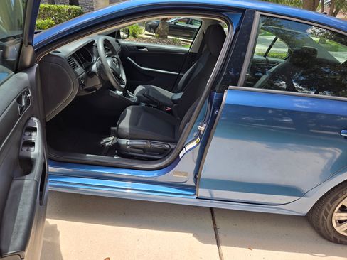 Used 2016 Volkswagen Jetta S FWD image 10