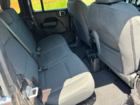 Used 2024 Jeep Wrangler Unlimited Sport AWD/4WD image 11
