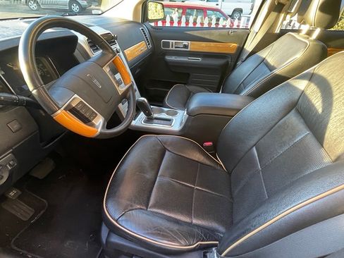 Used 2010 Lincoln MKX 2WD image 6