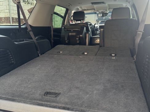 Used 2015 Chevrolet Suburban LT w/ Luxury Package image 16