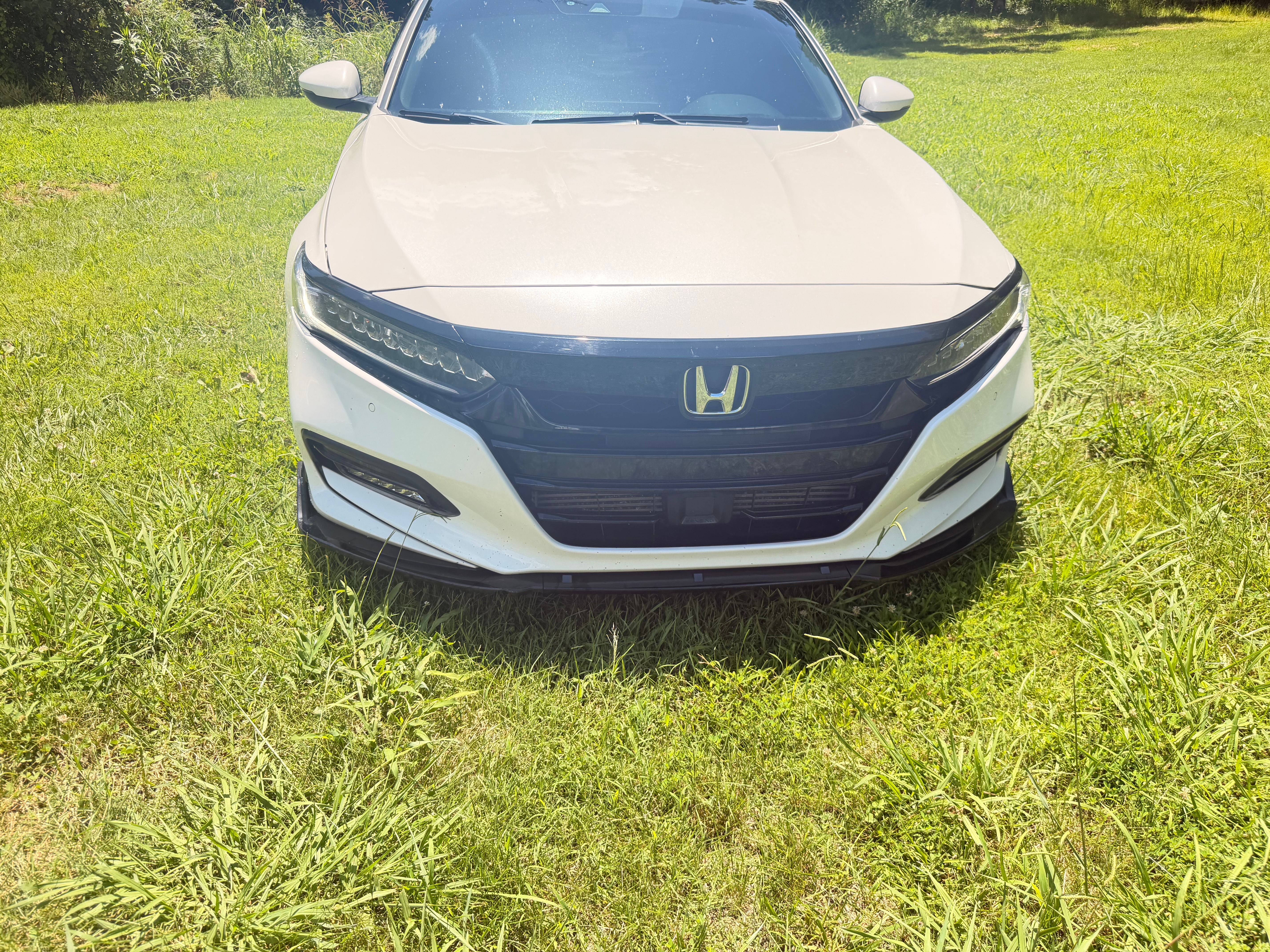 Used 2018 Honda Accord Touring image 2