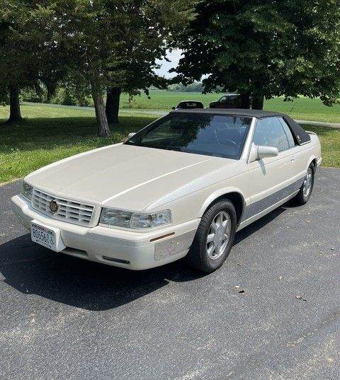 Used 2001 Cadillac Eldorado Touring FWD image 1