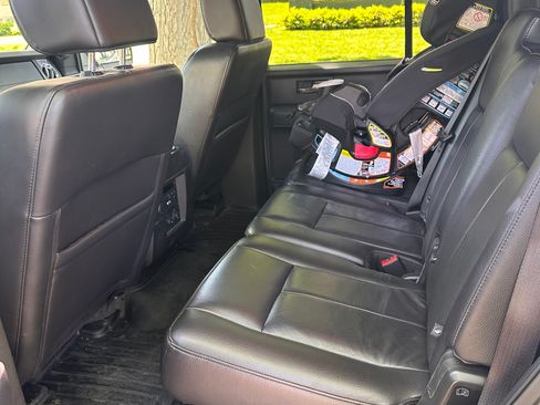 Used 2008 Ford Expedition XLT image 10