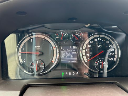 Used 2011 RAM 2500 Laramie w/ Cold Weather Group image 16