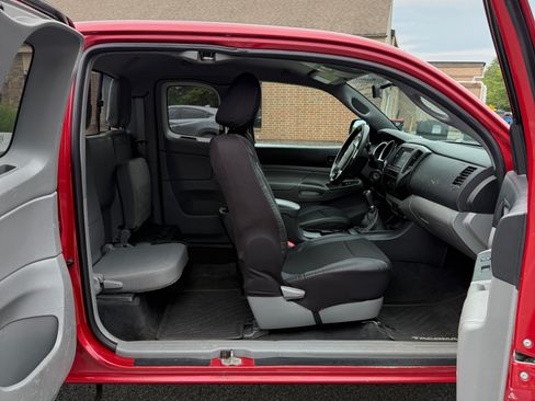 Used 2015 Toyota Tacoma 4x4 Access Cab w/ Convenience Package image 8